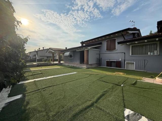 Villa singola Trenzano. Rif.: Cod. rif 3325858VRG