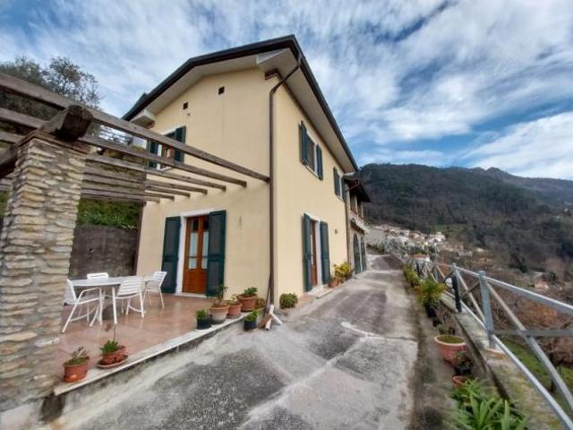 Villa singola vista mare con grande giardino