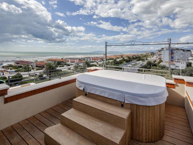 Villa Sirena U37r 754m² Viareggio