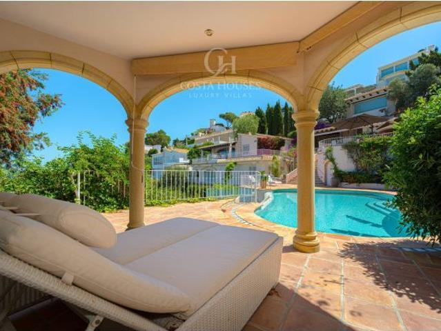 VILLA SIRI · HORIZONTE MEDITERRANEO Y PRIVACIDAD EN DENIA
