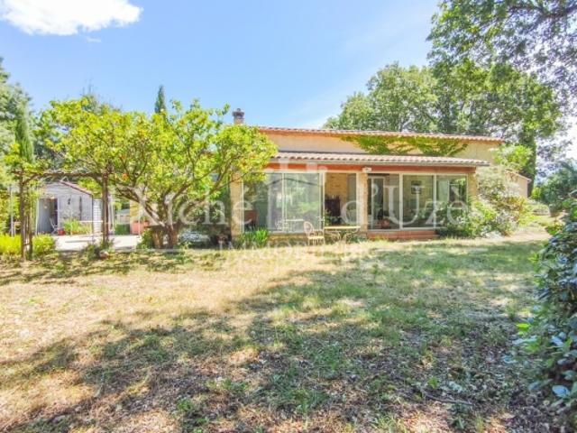 Villa située dans un bel environnement