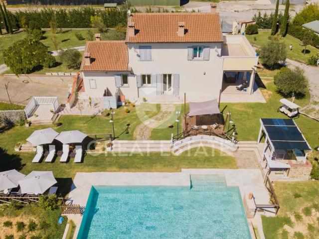 Villa Sogno Di Travertino 298m² Cortona