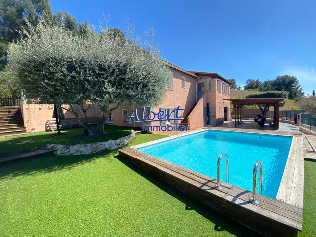 Villa spacieuse à vendre à Ollioules Calme et confort garantis !