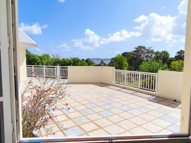 Villa spacieuse à vendre au Robert 5 chambres, grand standing