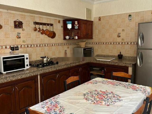 Villa Spacieuse à Vendre De 220 M² Sur 4 étages