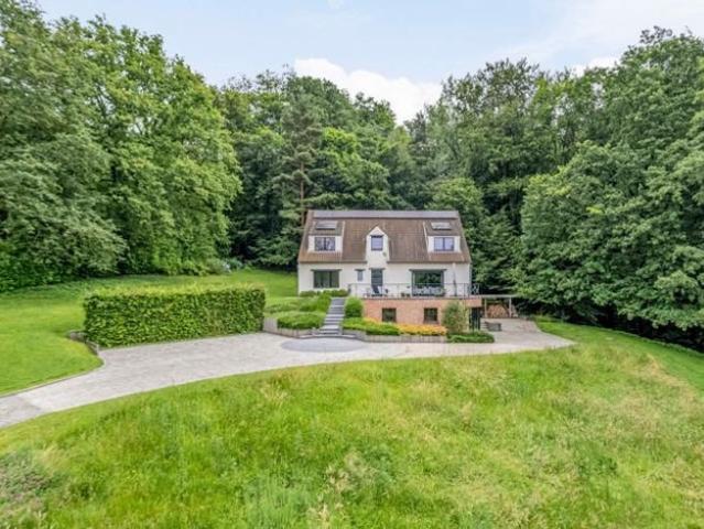 Villa Spacieuse au Cœur de la Nature