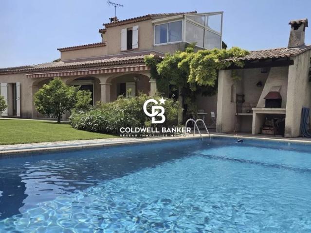 Villa spacieuse avec grand jardin et piscine Centre de Gémenos