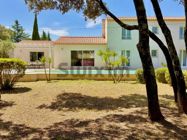 Villa spacieuse et lumineuse aux portes de Nîmes 211m² Poulx
