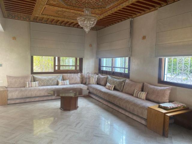Villa standing vide ou bien meublé a Hay riad