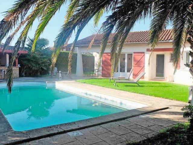 VILLA + STUDIO GARAGE AU CALME