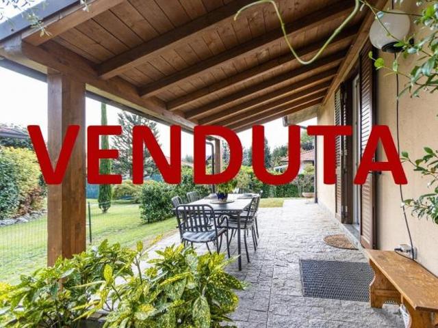 Villa su unico livello abitativo a Viganò