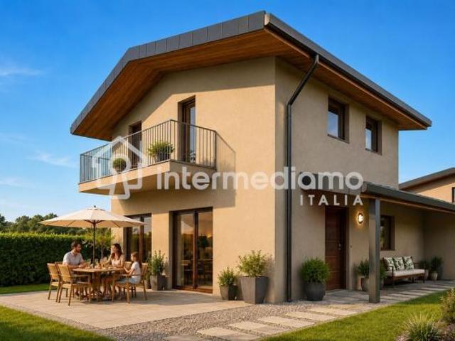 VILLA SU DUE LIVELLI CON GIARDINO PRIVATO