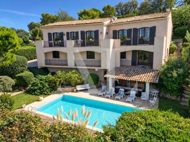VILLA SUPER CANNES
