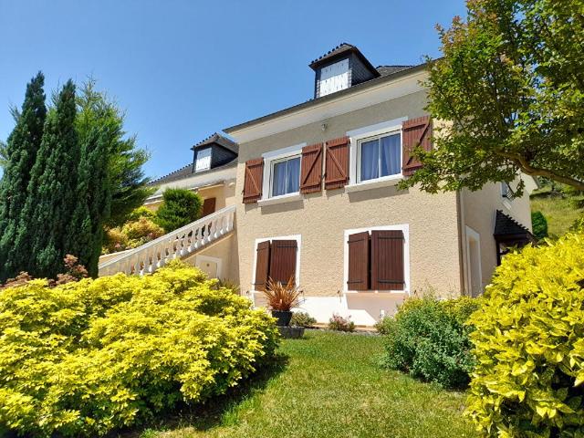 Villa sur 3 niveaux en face des Pyrénées