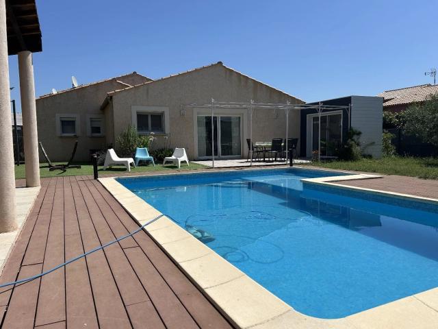 VILLA SUR 1000 M² DE TERRAIN AVEC PISCINE