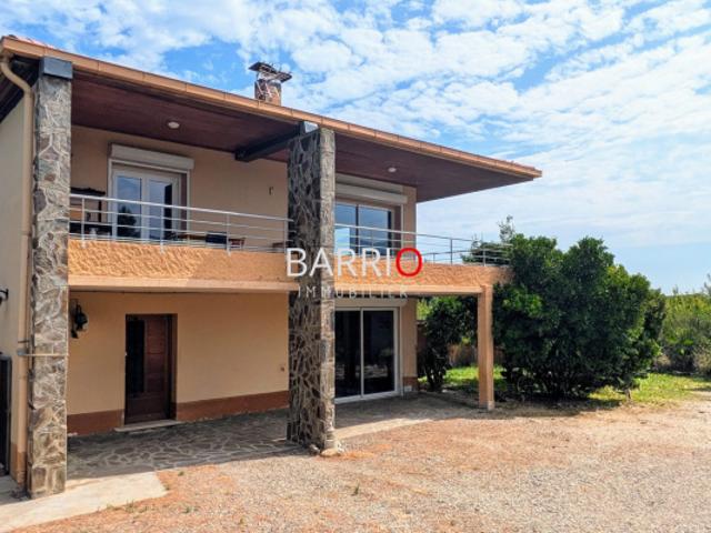Villa sur 7 650 m² avec installations animalières
