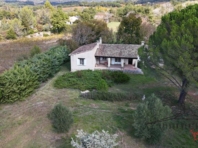 Villa sur grand terrain arboré de 6275 m2
