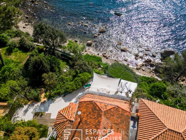 Villa sur la mer avec accès direct à une crique