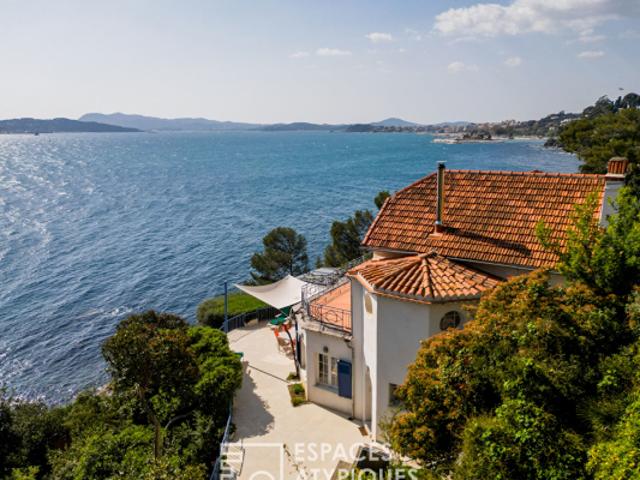 Villa sur la mer avec accès direct à une crique