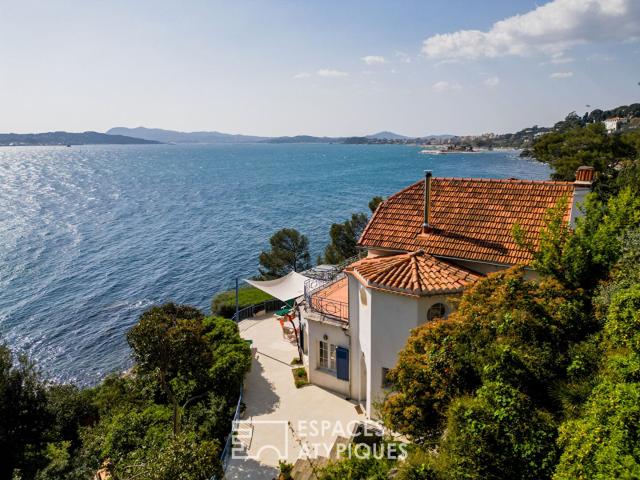 Villa sur la mer avec accès direct à une crique 165m² Toulon