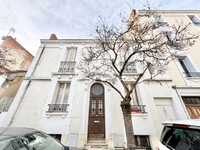 Villa sur sous sol complet de type 6 de 150 m2 habitables avec j