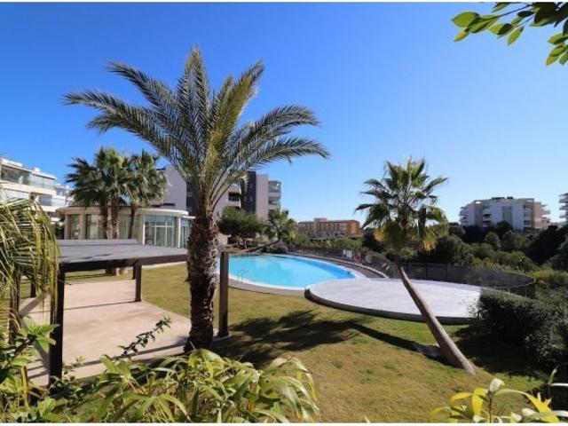 VILLAMARTÍN – APARTAMENTO DE LUJO CON 3 DORMITORIOS, TERRAZA ACRISTALADA, GARAJE, SPA, GIMNASIO Y A