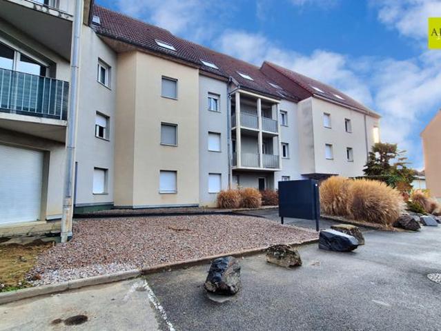 Village Neuf au calme: appartement rez de jardin de 2 pièce