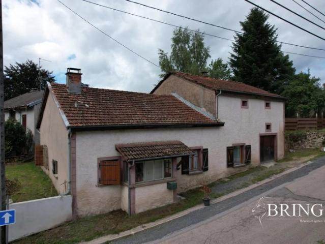 VILLAGE A 5 MINUTES DE JEANMENIL