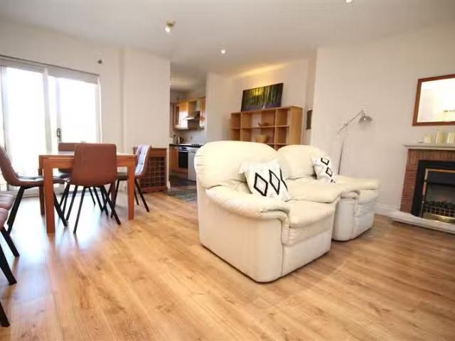 Village Court, Rathfarnham, Dublin 14