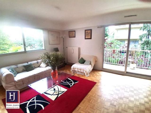 VILLAGE D'AUTEUIL: 82 m² avec BALCON SUR JARDIN