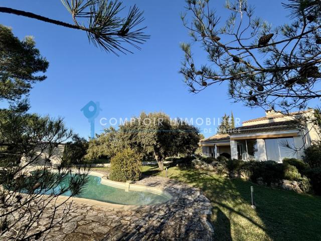 VILLAGE EN PERIPHERIE D'UZES: VILLA 4 CHAMBRES AVEC PISCINE