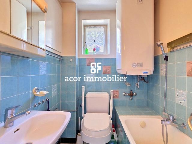 Village house on sale in Au centre de 175 m² | dreamo. Ch