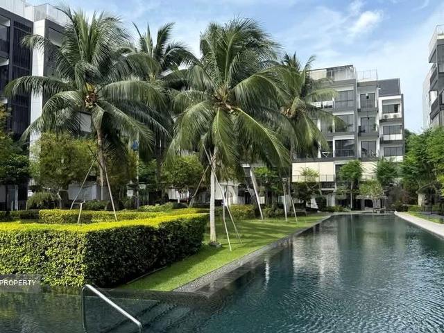 Village @ Pasir Panjang D5, Condominium