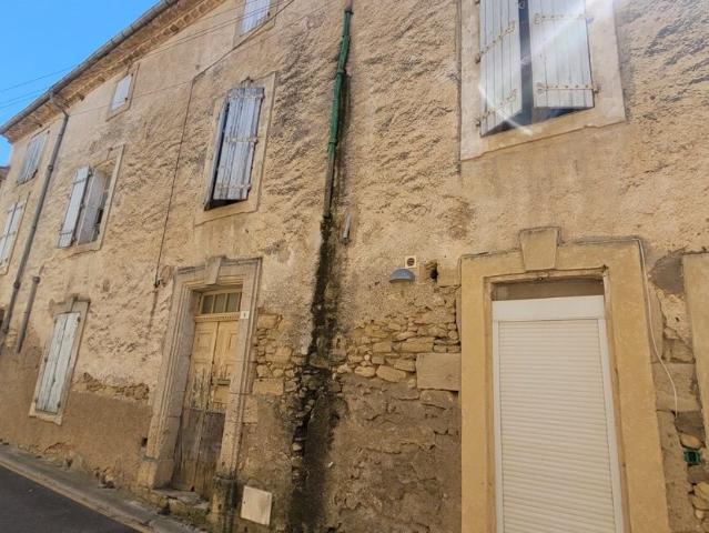 Village tous commerces epicerie, cafe, restaurant, pharmaci. 180m² Alignan du Vent