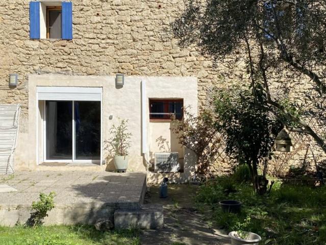 Village tres recherche tous commerces, cafe/restaurant, rest. 265m² Saint Geniès de Fontedit