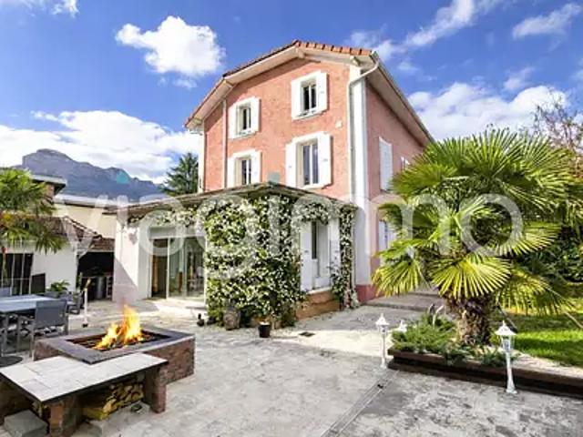 Villard Bonnot 38190 Achat / Vente maison 9 pièces t9 au dernier étage cave