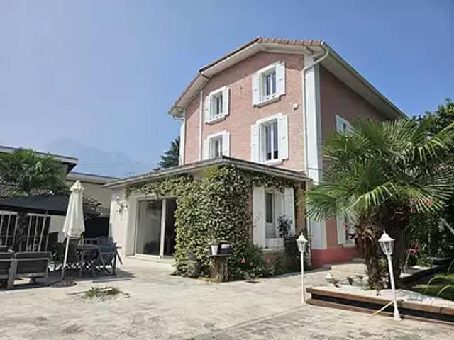 Villard Bonnot 38190 Achat / Vente maison 9 pièces t9 parking