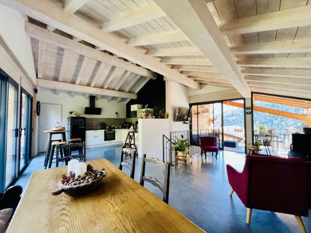 Villaroland, maison de village entièrement rénovée avec jard