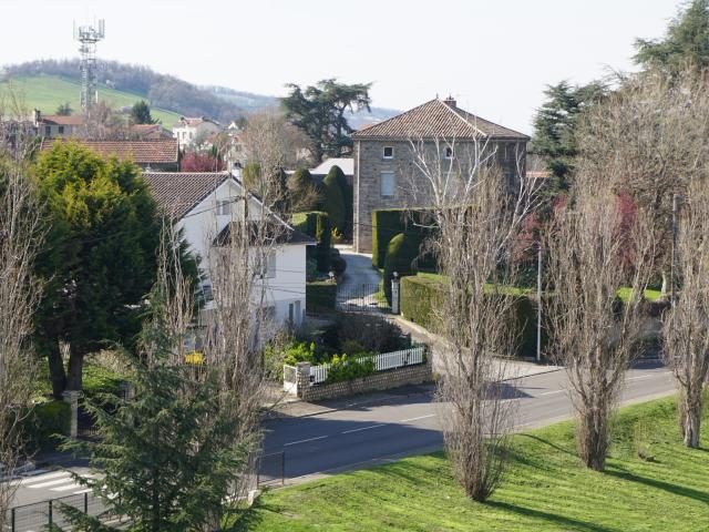 Villars, dernier étage sans ascenseur, 80 m2, vue dégagée, garage possible