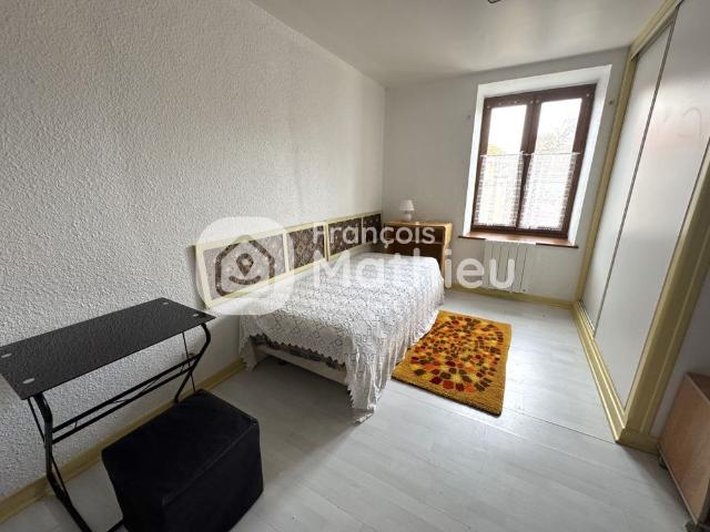 VILLARS LES DOMBES – STUDIO MEUBLE