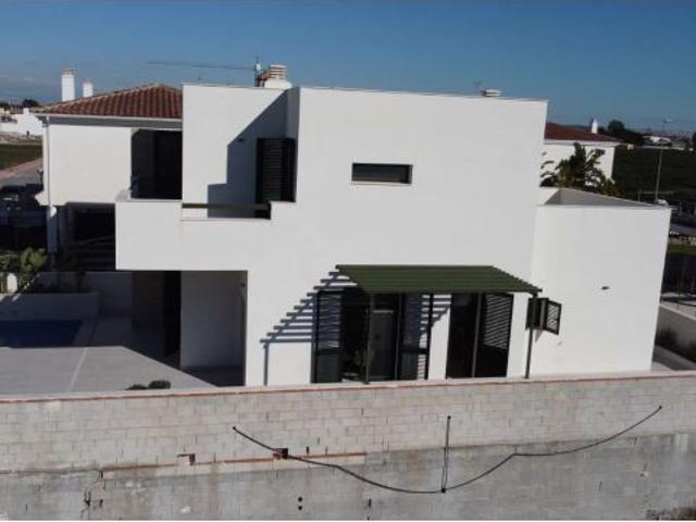 VILLAS DE ENSUEÑO DE NUEVA CONSTRUCCIÓN EN DAYA NUEVA – COSTA BLANCA