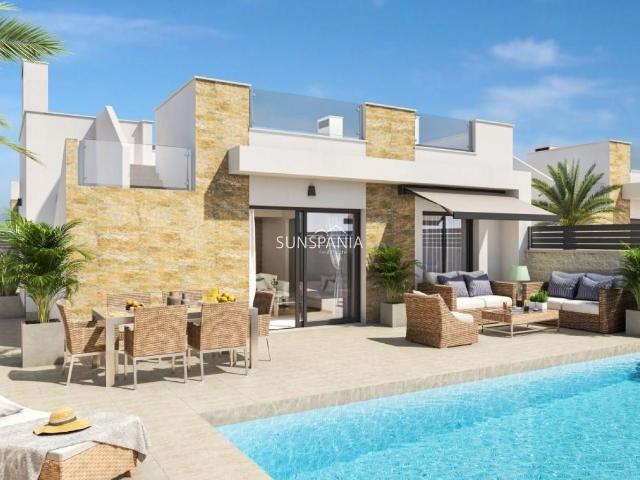 Villas de Obra Nueva con Piscina Privada en Oasis de la Mari. 99m² San Fulgencio