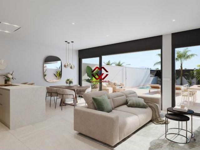 Villas de obra nueva de diseño contemporáneo con piscina privada en San Pedro del Pinatar, ubicadas