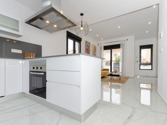 VILLAS DE OBRA NUEVA EN TORREVIEJA
