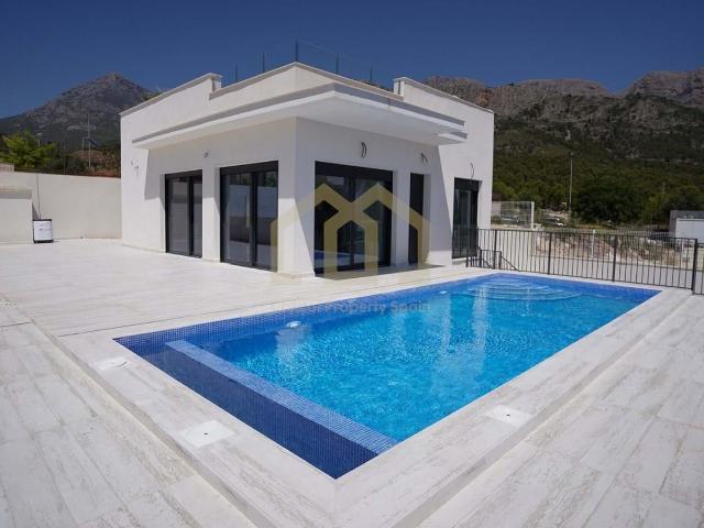 VILLAS DE OBRA NUEVA EN UN NIVEL EN POLOP!