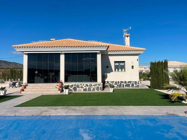 VILLAS DE OBRA NUEVA EN PINOSO