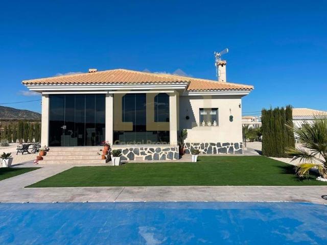 VILLAS DE OBRA NUEVA EN PINOSO