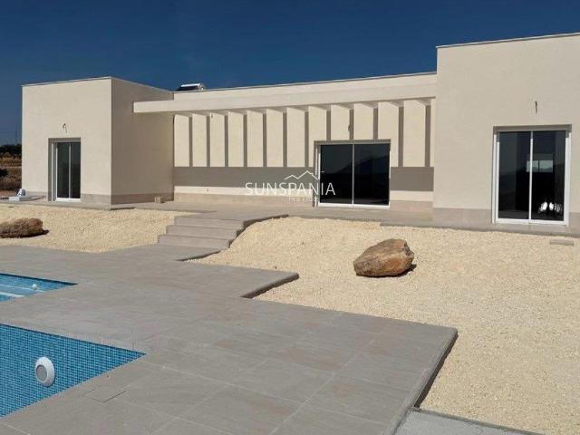 Villas de Obra Nueva en Pinoso en parcelas rústicas Puede el. 120m² Pinoso