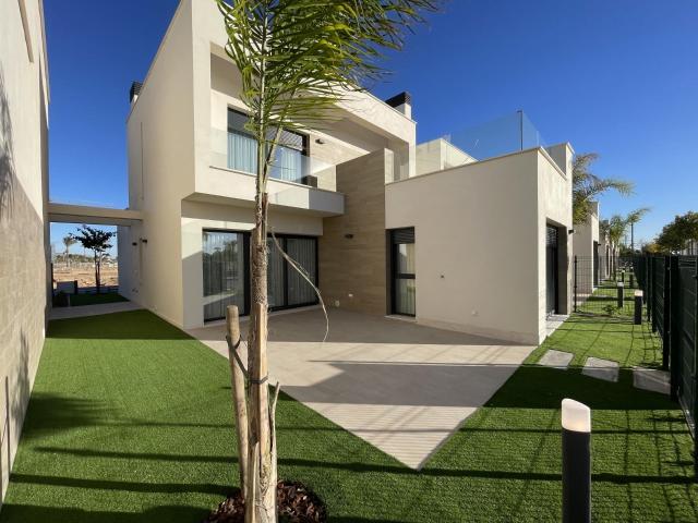 VILLAS DE OBRA NUEVA EN RESORT PRIVADO EN PROVINCIA DE MURCIA
