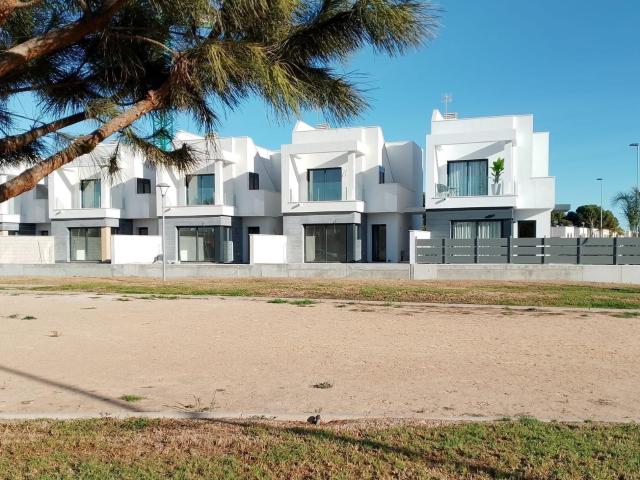 VILLAS DE OBRA NUEVA EN SANTIAGO DE LA RIBERA